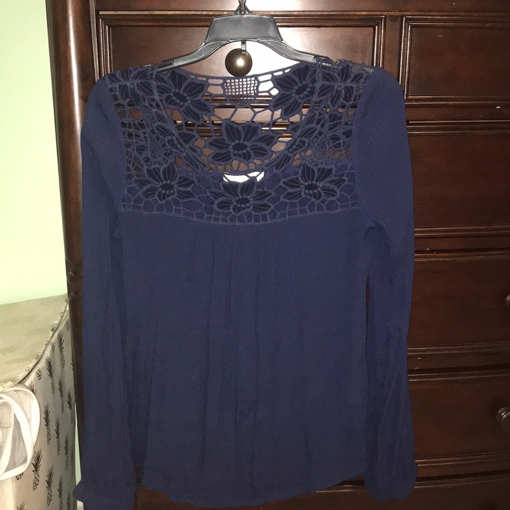Blue lacy longsleeve blouse